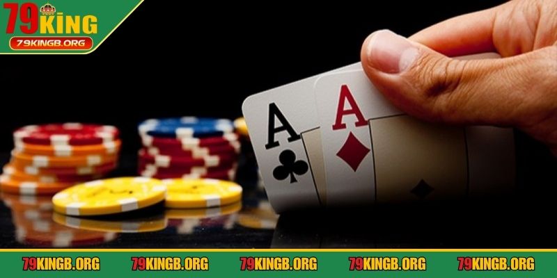 Quan sát người bên cạnh để tạo sảnh hợp lý