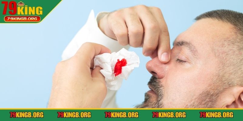 Chất lỏng màu đỏ từ cơ thể có quan hệ với các con số trong giấc mộng